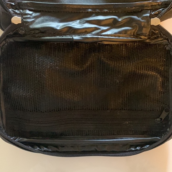 ✈️Kenneth Cole Reaction Travel Case – Your Toiletries Deserve First-Clas… - Picture 9 of 13